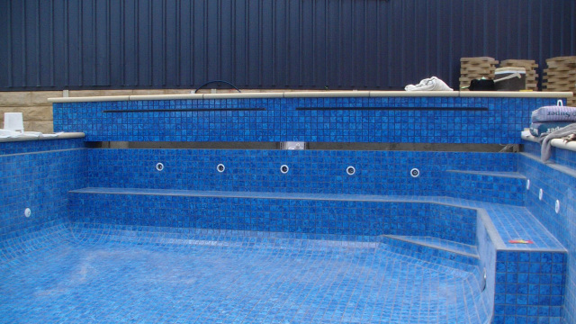 Fully Tiled Pool